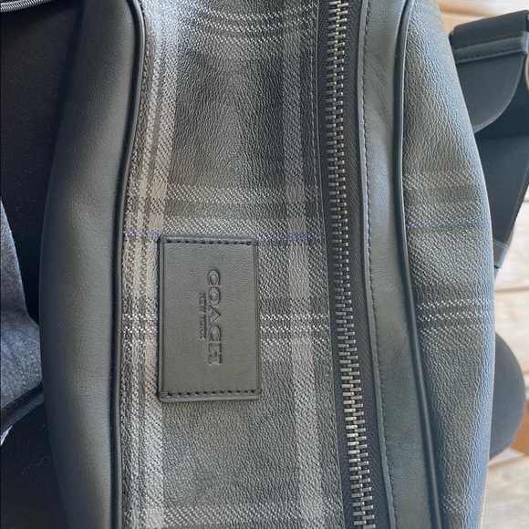 Brand new men coach Fanny pack new used … with tag’s still on it - Picture 6 of 7
